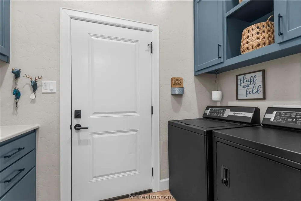 914 Axis Lane Franklin, TX 77856