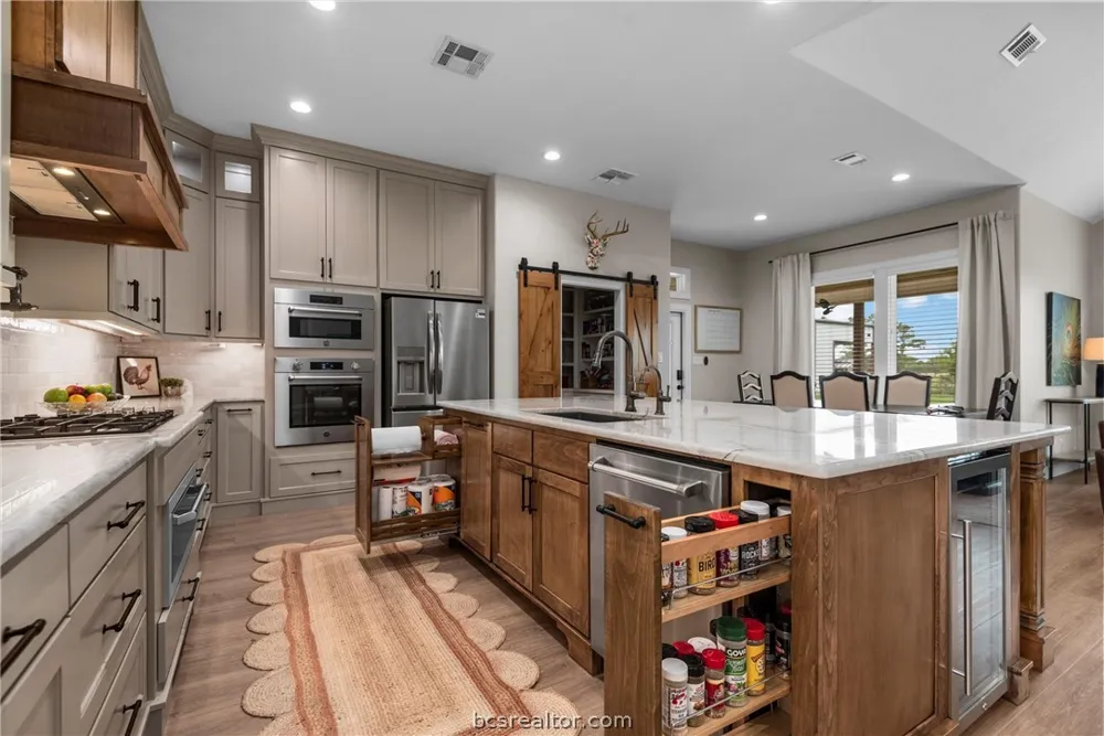 914 Axis Lane Franklin, TX 77856