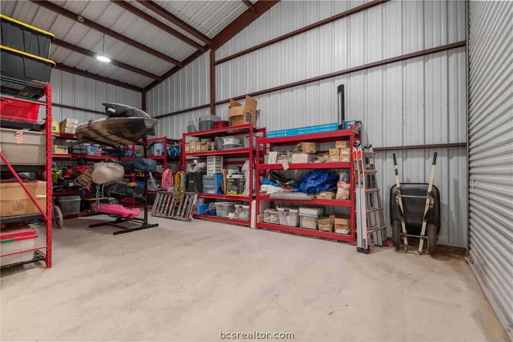 914 Axis Lane Franklin, TX 77856