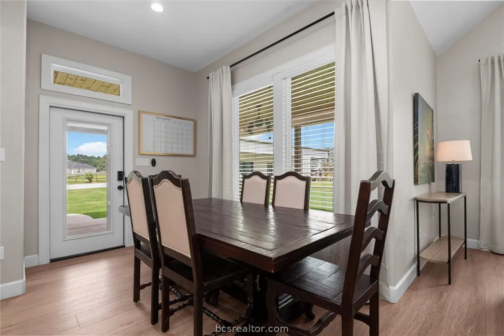 914 Axis Lane Franklin, TX 77856