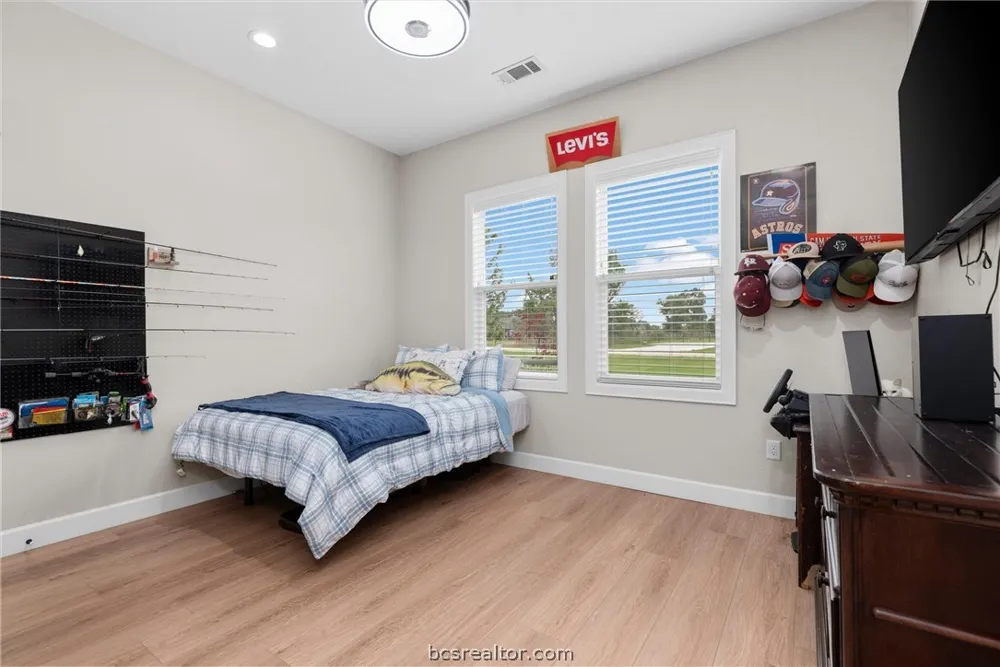 914 Axis Lane Franklin, TX 77856