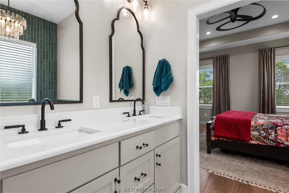 914 Axis Lane Franklin, TX 77856