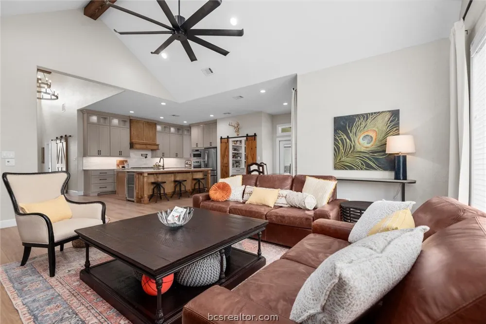 914 Axis Lane Franklin, TX 77856