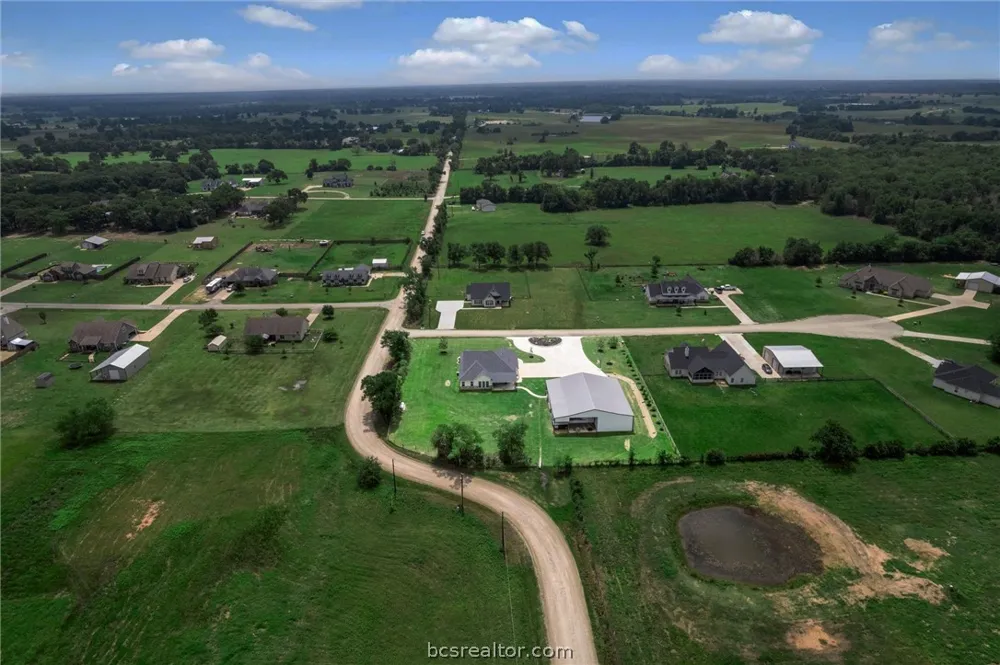 914 Axis Lane Franklin, TX 77856
