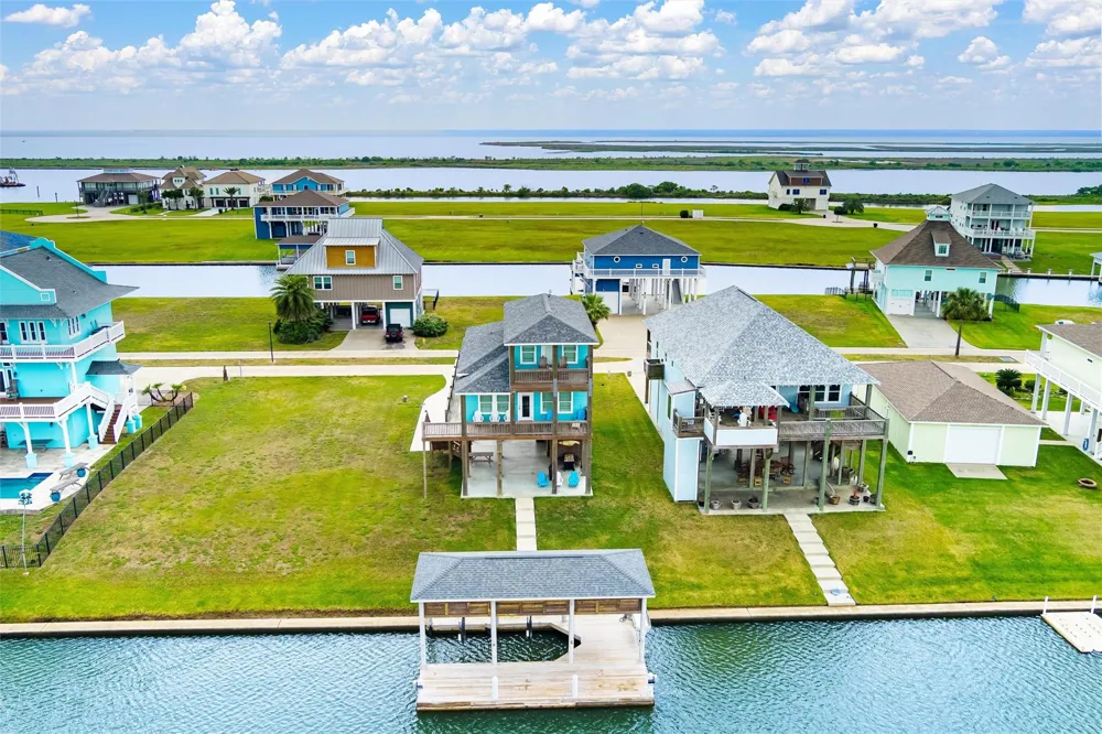 1900 Laguna Harbor Cove Boulevard Port Bolivar, TX 77650