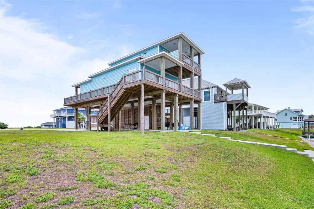 1900 Laguna Harbor Cove Boulevard Port Bolivar, TX 77650
