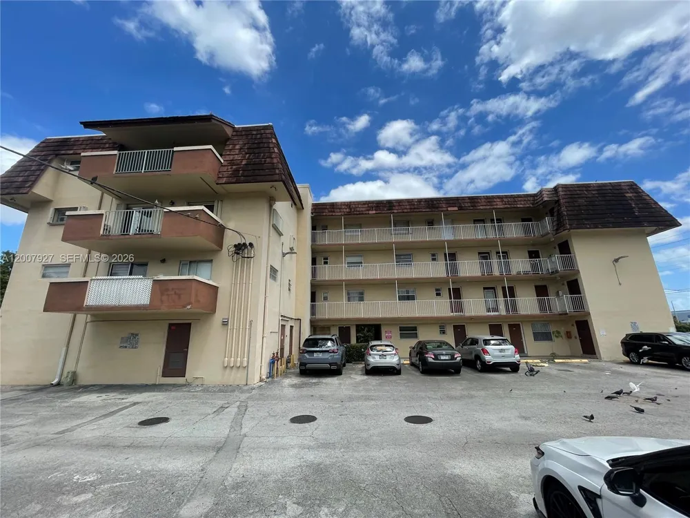 680 Miller Dr #W401 Miami Springs, FL 33166
