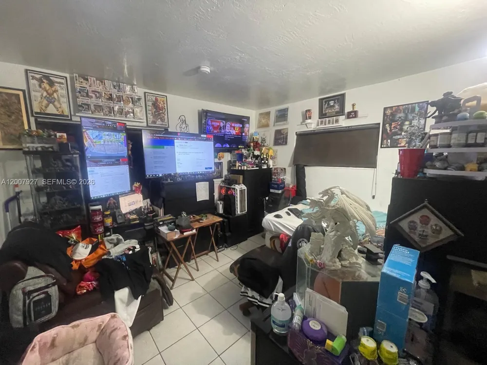 680 Miller Dr #W401 Miami Springs, FL 33166