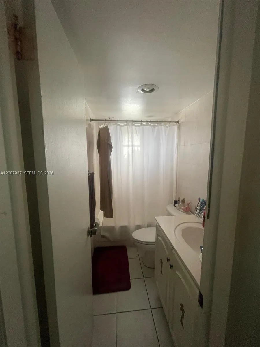 680 Miller Dr #W401 Miami Springs, FL 33166