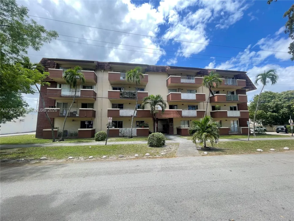 680 Miller Dr #W401 Miami Springs, FL 33166