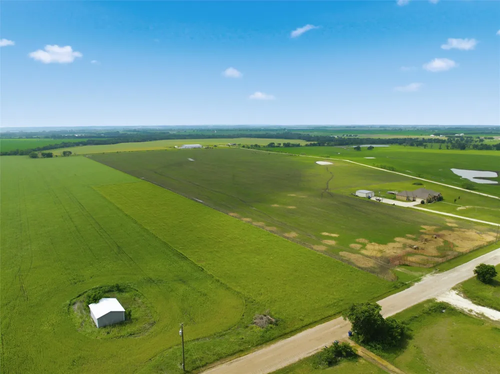 CR 427 Golinda, TX 76655