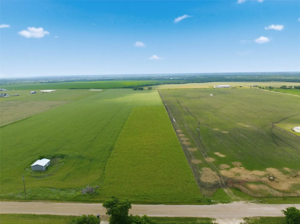 CR 427 Golinda, TX 76655