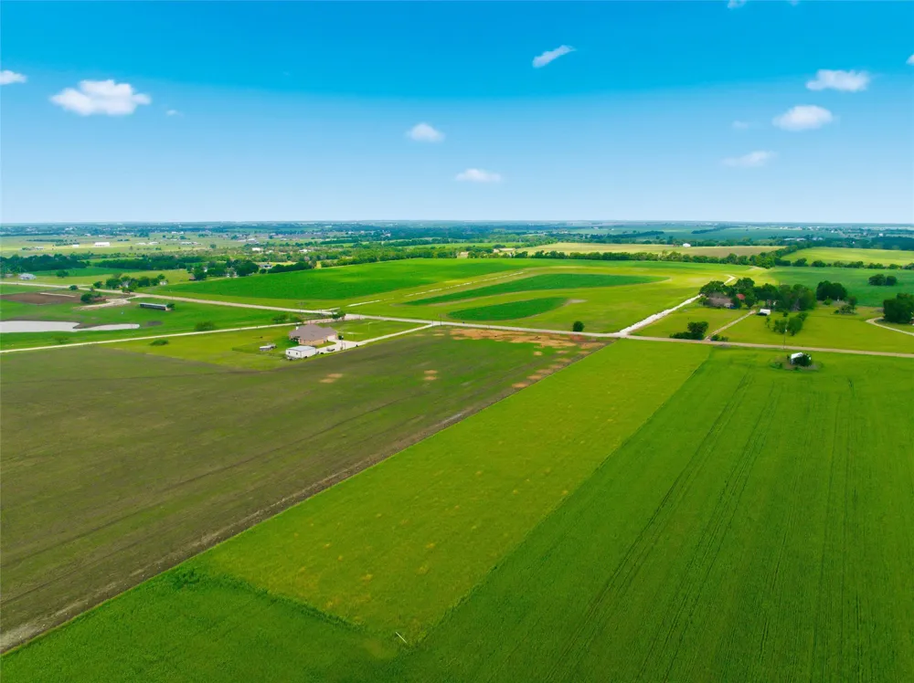 CR 427 Golinda, TX 76655