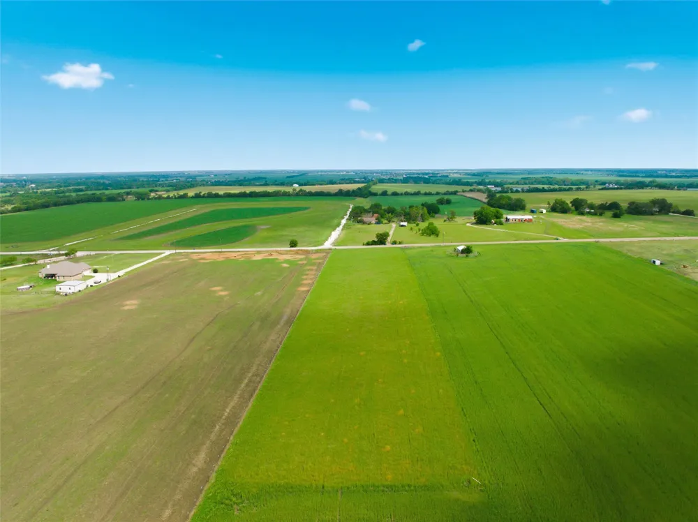 CR 427 Golinda, TX 76655
