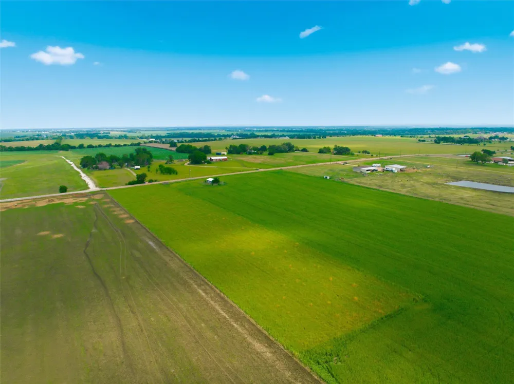 CR 427 Golinda, TX 76655
