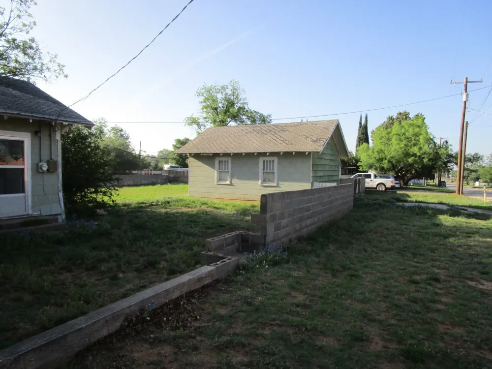 105 E 9th Street Colorado City, TX 79512