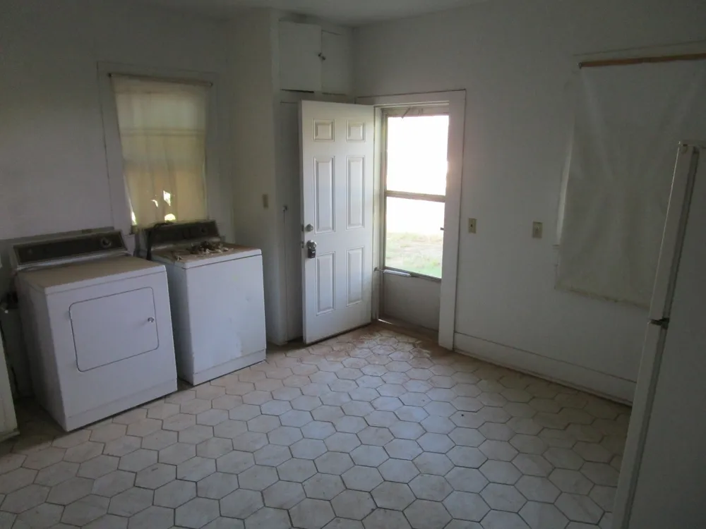 105 E 9th Street Colorado City, TX 79512