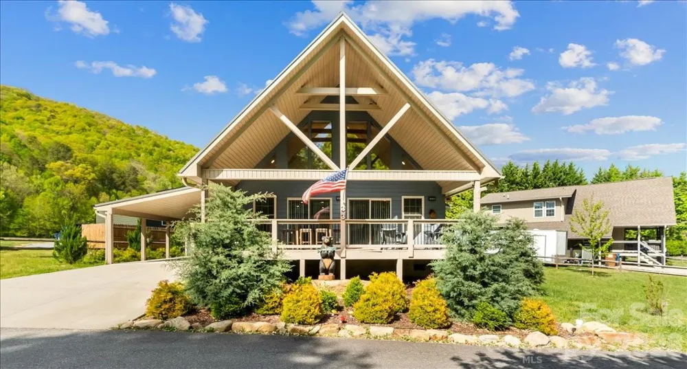 33 Indian Trace Road Maggie Valley, NC 28751