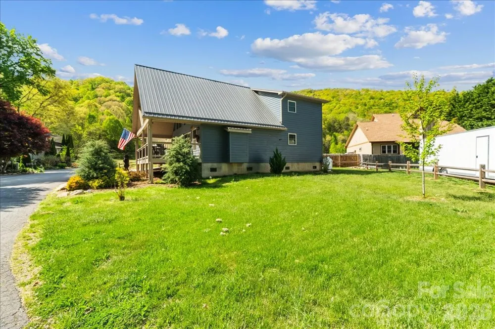 33 Indian Trace Road Maggie Valley, NC 28751
