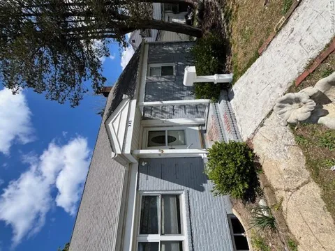 345 Walton Street