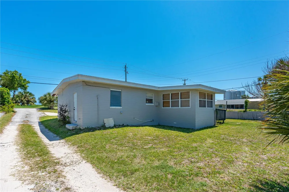 2908 S PENINSULA DRIVE Daytona Beach, FL 32118