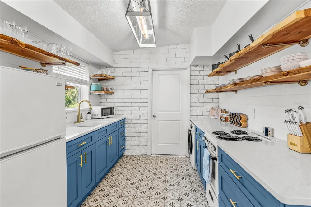 2908 S PENINSULA DRIVE Daytona Beach, FL 32118