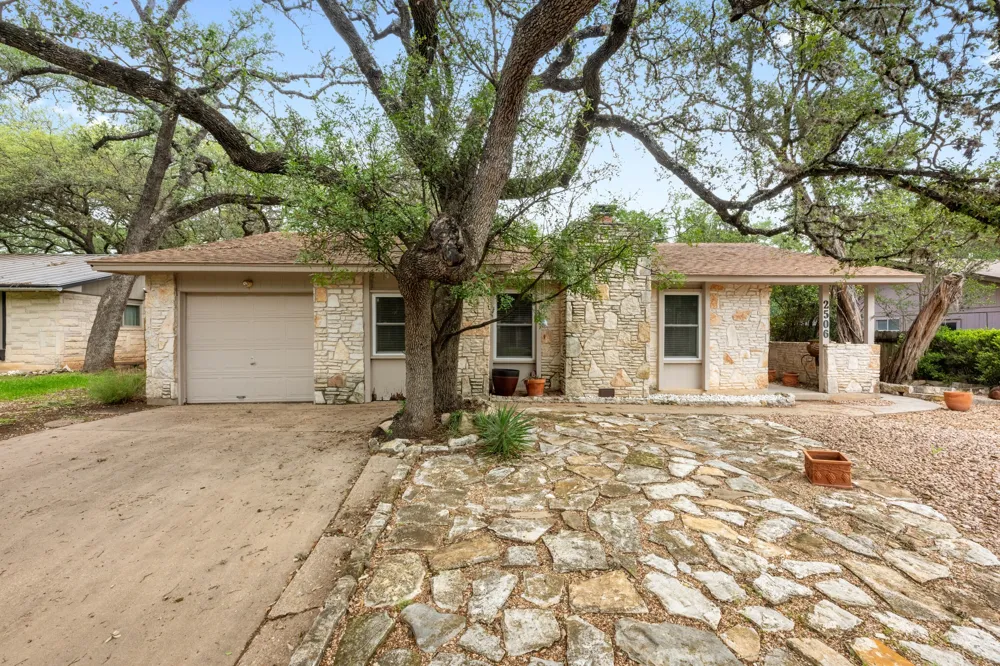 2506 Redleaf Lane