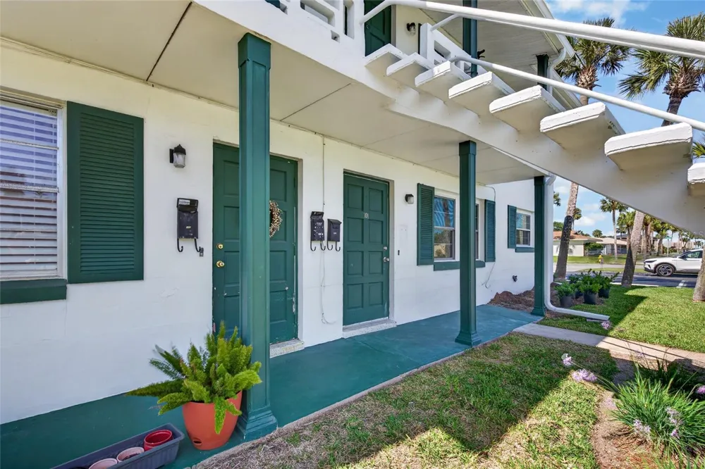 1800 S PALMETTO AVENUE #1010 South Daytona, FL 32119