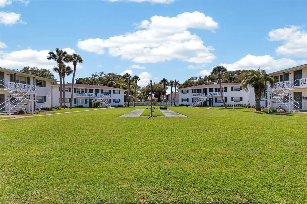 1800 S PALMETTO AVENUE #1010 South Daytona, FL 32119