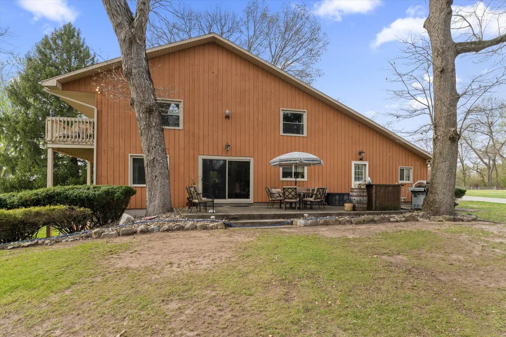 70328 Lakeview Drive Edwardsburg, MI 49112