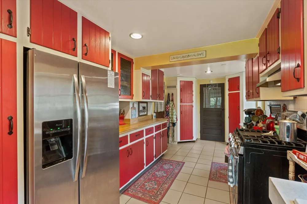 70328 Lakeview Drive Edwardsburg, MI 49112