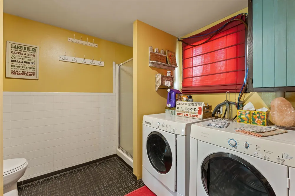 70328 Lakeview Drive Edwardsburg, MI 49112