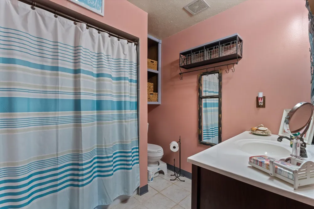 70328 Lakeview Drive Edwardsburg, MI 49112