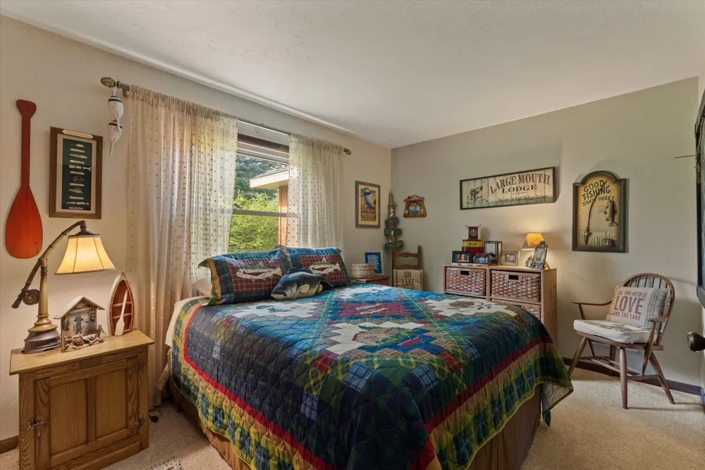 70328 Lakeview Drive Edwardsburg, MI 49112