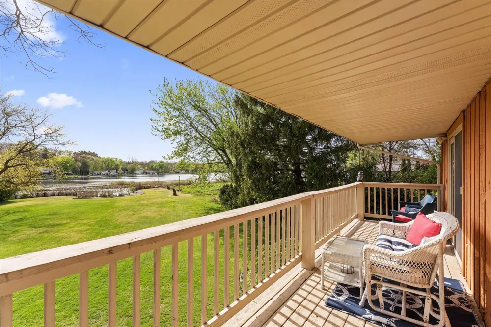 70328 Lakeview Drive Edwardsburg, MI 49112