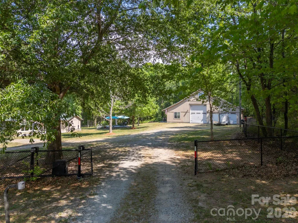 183-185 Rubin Thorne Road Campobello, SC 29322