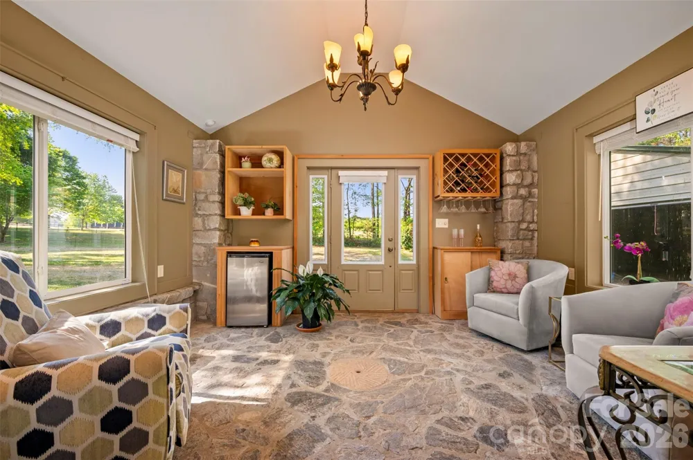183-185 Rubin Thorne Road Campobello, SC 29322