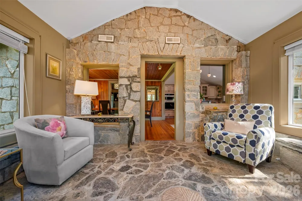 183-185 Rubin Thorne Road Campobello, SC 29322