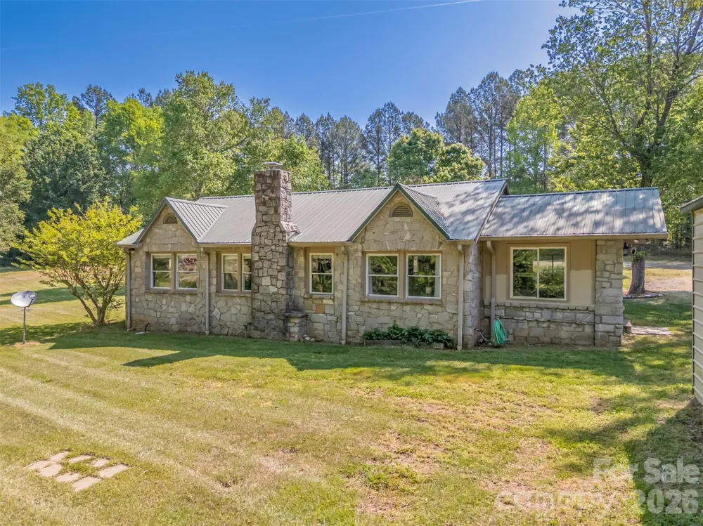 183-185 Rubin Thorne Road Campobello, SC 29322