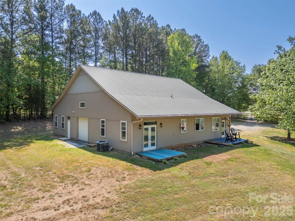 183-185 Rubin Thorne Road Campobello, SC 29322