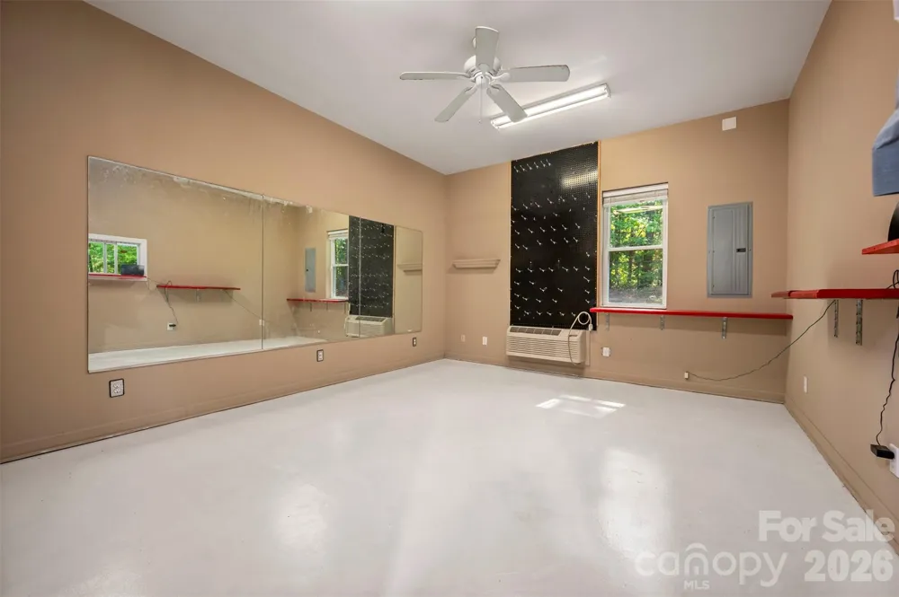 183-185 Rubin Thorne Road Campobello, SC 29322