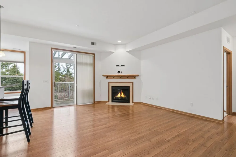 1244 County Road D E #205 Maplewood, MN 55109