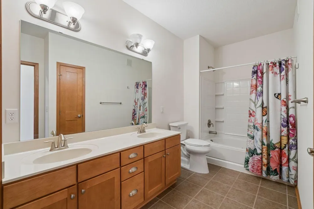 1244 County Road D E #205 Maplewood, MN 55109
