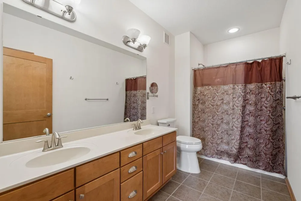 1244 County Road D E #205 Maplewood, MN 55109