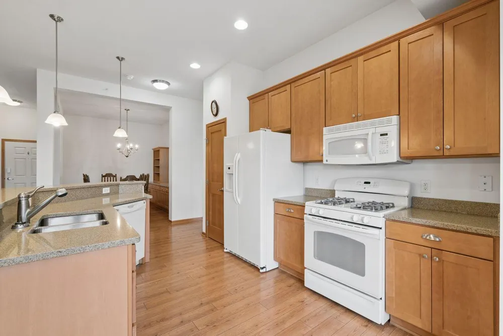 1244 County Road D E #205 Maplewood, MN 55109