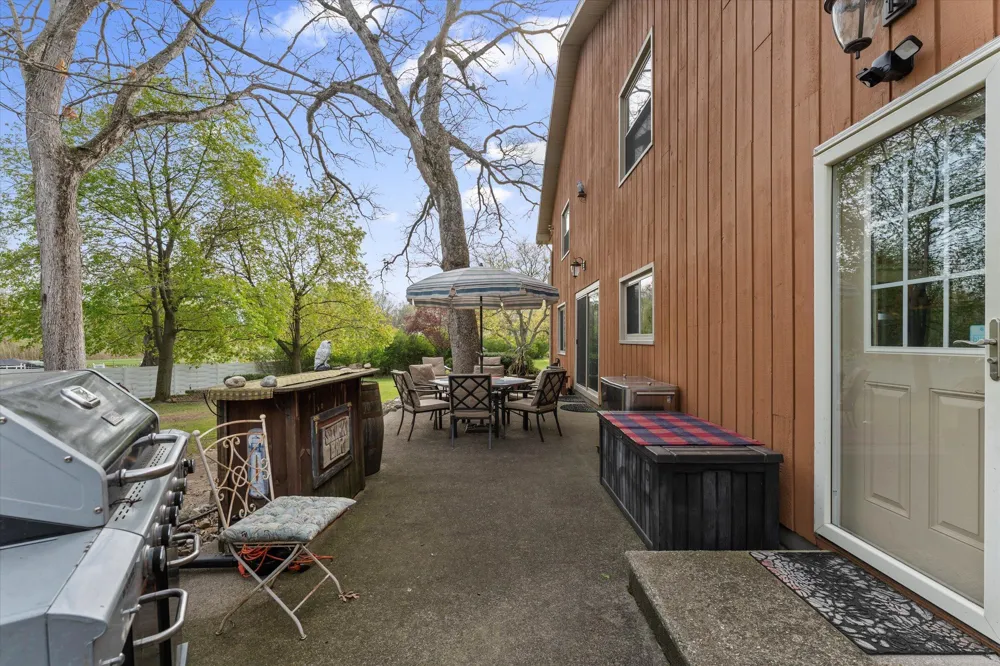 70328 Lakeview Drive Ontwa Township, MI 49112