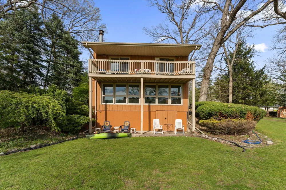 70328 Lakeview Drive Ontwa Township, MI 49112