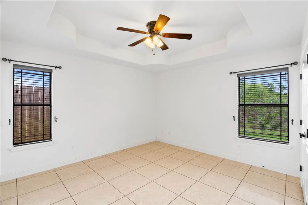 2136 S 5th Street Kingsville, TX 78363