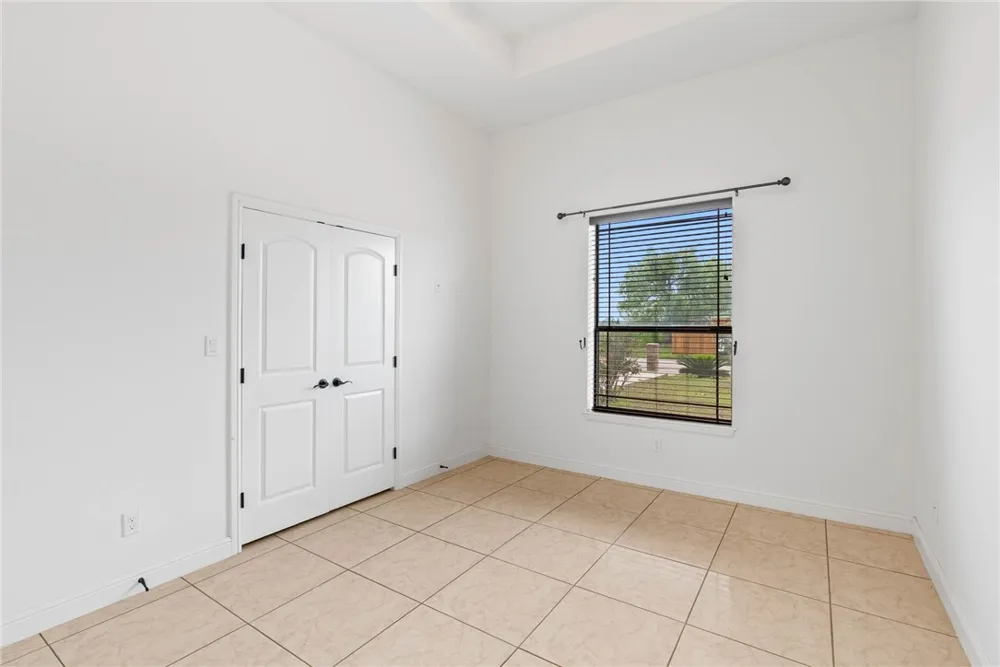 2136 S 5th Street Kingsville, TX 78363