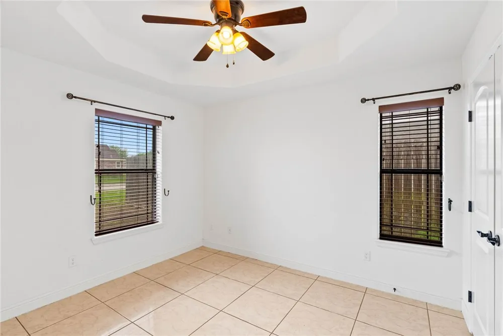 2136 S 5th Street Kingsville, TX 78363